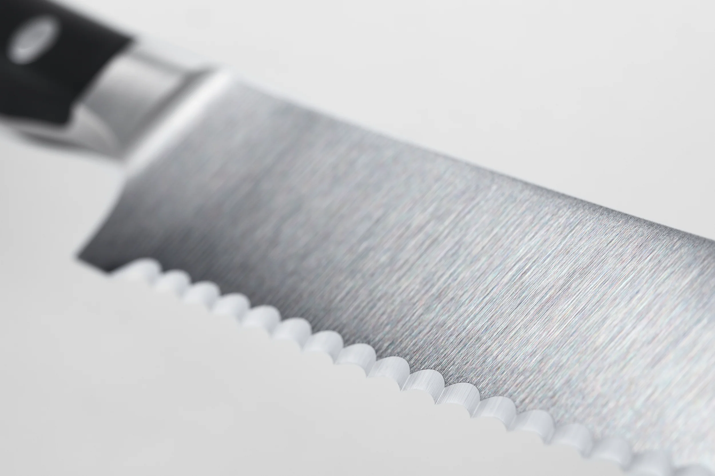 Classic Ikon Bread Knife 20 cm | 8 inch - Image 3